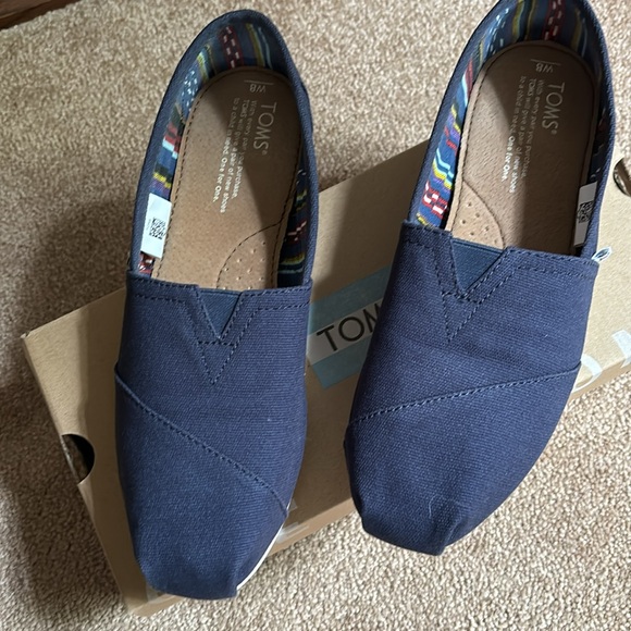Tom..Classic Navy Canvas Slip On Shoes Size 8 - Picture 3 of 4
